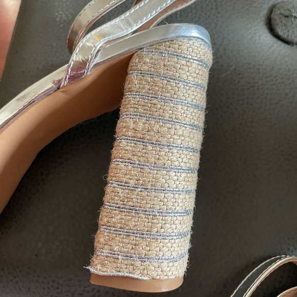 Madden Girl Odalina Ankle Strap Block Heel Silver Raffia Platform sz 10 metallic - Picture 12 of 16